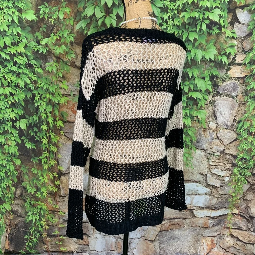 ROMEO & JULIET COUTURE Lightweight Tan and Black Open Crochet Striped Sweater, M
